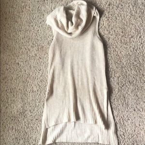 Sleeveless sweater top